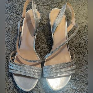 Ladies I Miller silver, sparkly dress / Homecoming / prom shoes. Size 8.5
